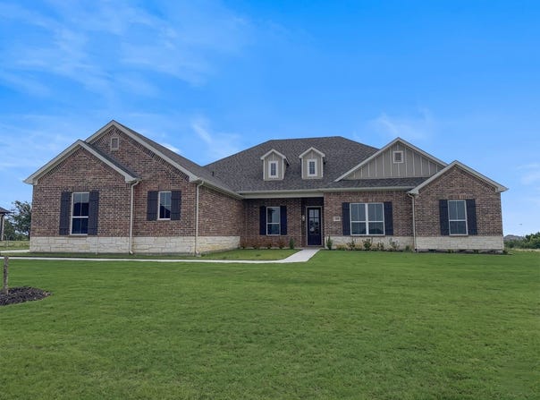 208 Slimp Bluff, Azle, TX 76020