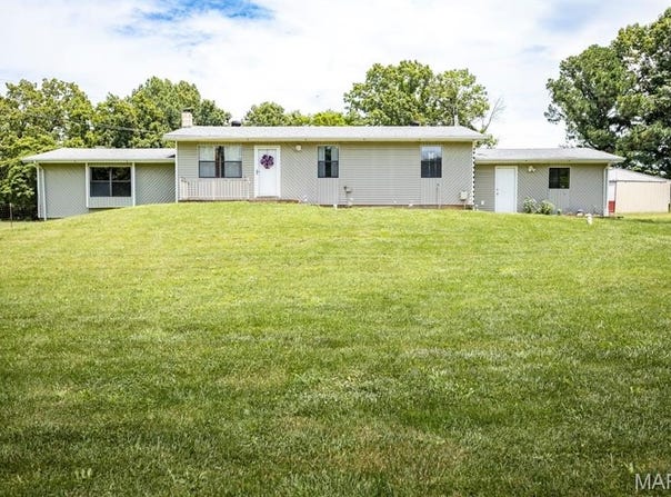 2604 Highway 17, Crocker, MO 65452