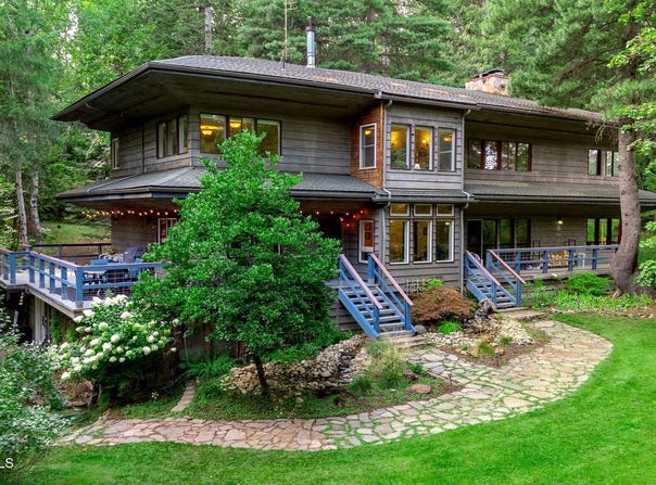 2298 Selkirk Rd, Sandpoint, ID 83864