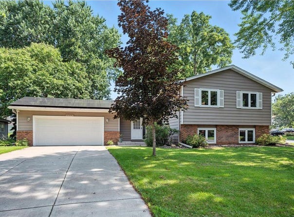 4313 Bear Path Trail, Eagan, MN 55122