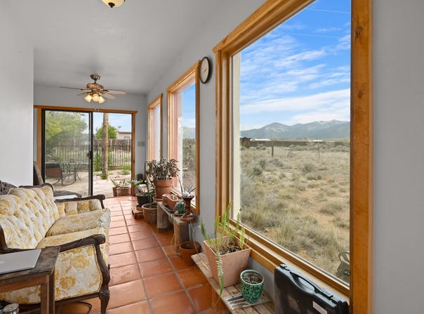 1 Turquoise Lane, El Prado, NM 87529-0000