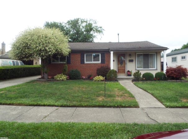 28001 Elba, Saint Clair Shores, MI 48081