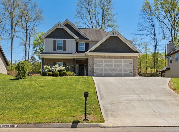 533 Carrington Blvd, Lenoir City, TN 37771