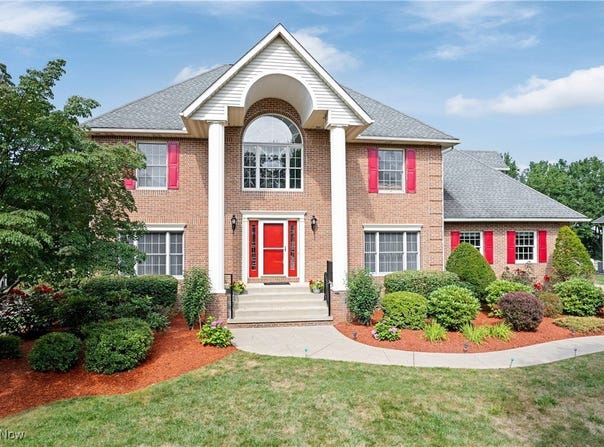 4883 Earlscourt Circle NW, Canton, OH 44718