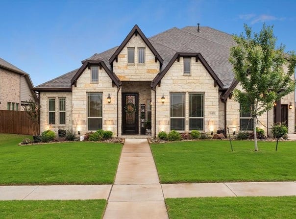 440 Wildwood Court, Waxahachie, TX 75165