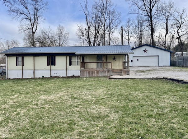 5012 Pond Road, Cloverdale, IN 46120