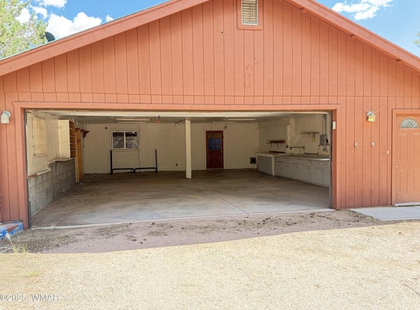 2097 Ranger Road, Overgaard, AZ 85933