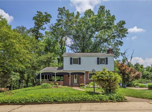 566 Saint Clair Dr, Penn Hills, PA 15147