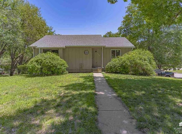724 DeHoff Drive, Manhattan, KS 66502