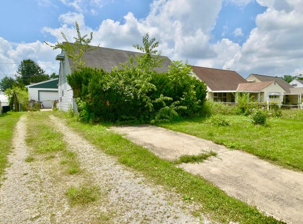 4027 Rickenbacker Avenue, Columbus, OH 43213
