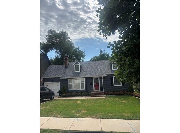 7332 Cherokee Drive, Prairie Village, KS 66208