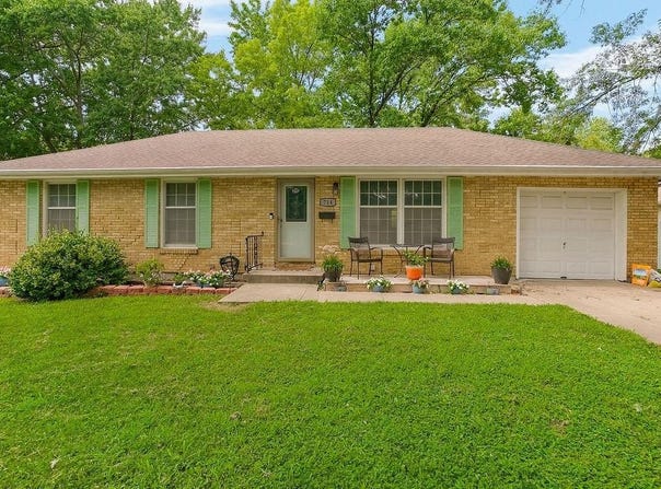 714 SW Williams Street, Lee's Summit, MO 64081