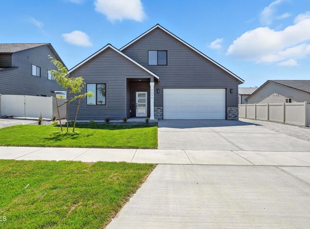 6696 Portrush Dr, Rathdrum, ID 83858