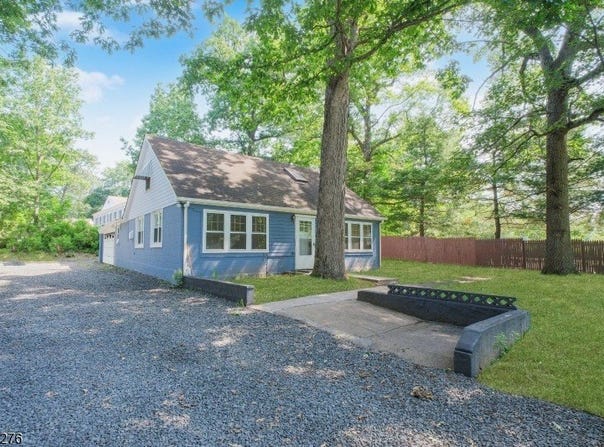 1128 Us Highway 202, Raritan Boro, NJ 08869-1427
