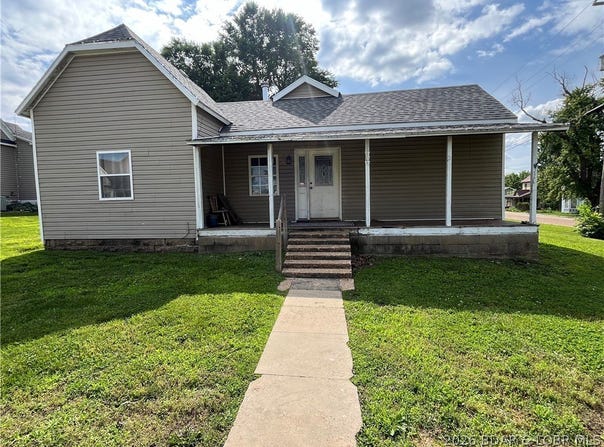 109 Hickory Street, Cole Camp, MO 65325