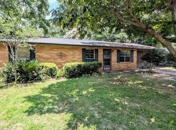 205 Debra, Warner Robins, GA 31088