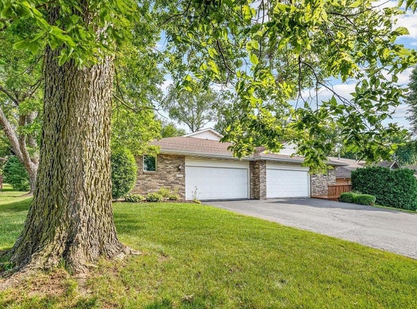 6616 Sandalwood Close, ROCKFORD, IL 61108