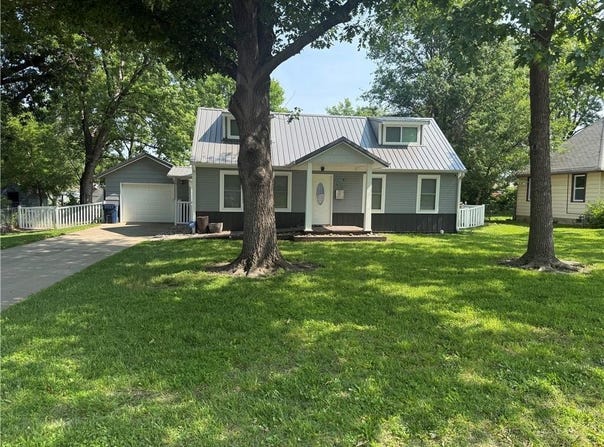 404 Lincoln Street, Osage City, KS 66523