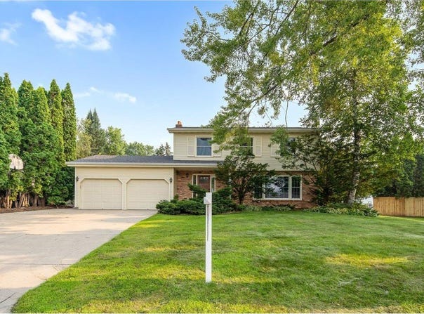 2246 Thomas Lane, White Bear Lake, MN 55110