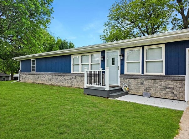 706 W Washington Street, Waverly, MO 64096