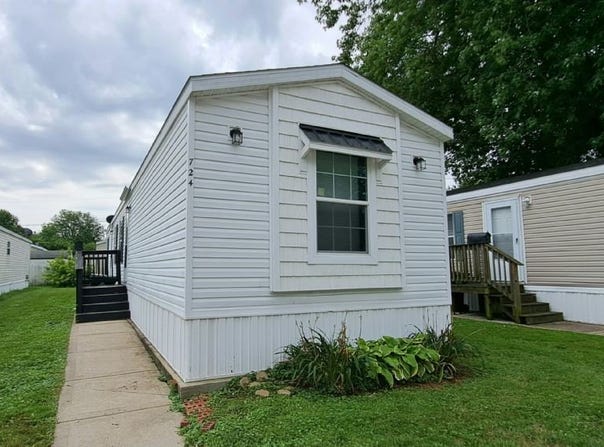724 Michelle Drive, Lynwood, IL 60411