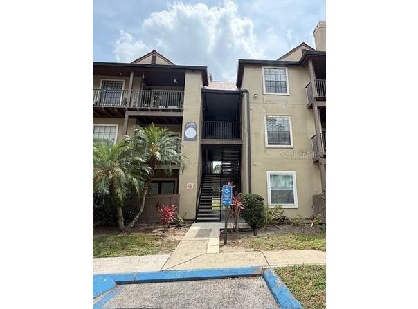 208 AFTON SQUARE, ALTAMONTE SPRINGS, FL 32714