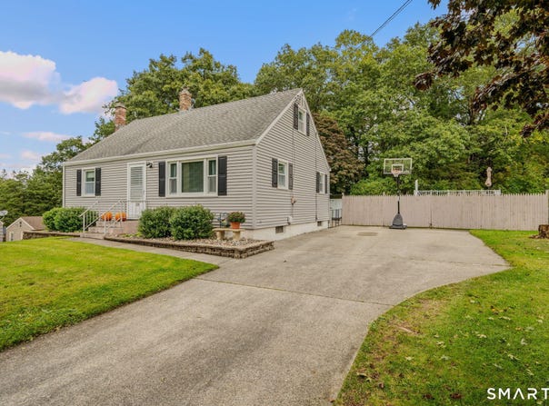 231 Connecticut Boulevard, Montville, CT 06370