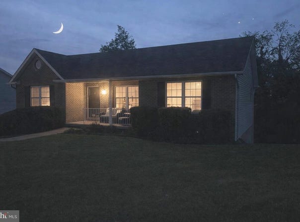 1076 STUART DR, FRONT ROYAL, VA 22630