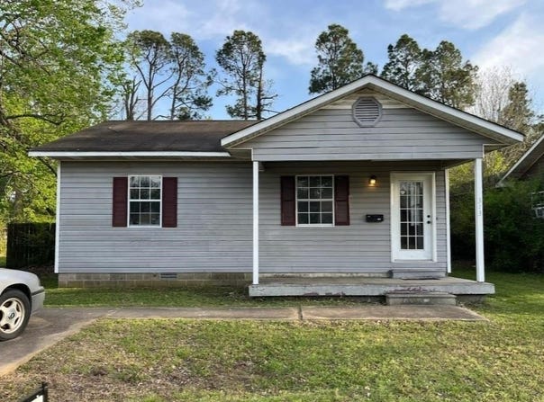 313 Olive St., Trumann, AR 72472