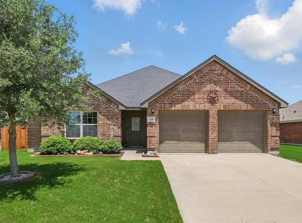 210 Hackney Street, Waxahachie, TX 75165