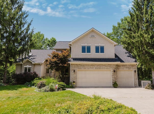 3694 Waverly Place Drive, Lewis Center, OH 43035