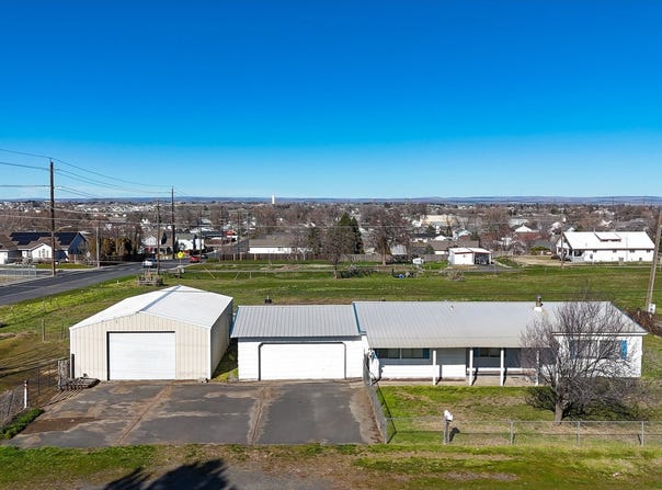 1035 E TAMARACK Ave, Hermiston, OR 97838