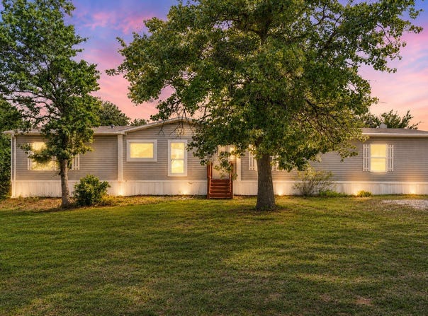 139 Cedar Drive, Azle, TX 76020