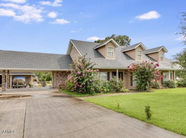 7951 Louisiana 87, Jeanerette, LA 70544
