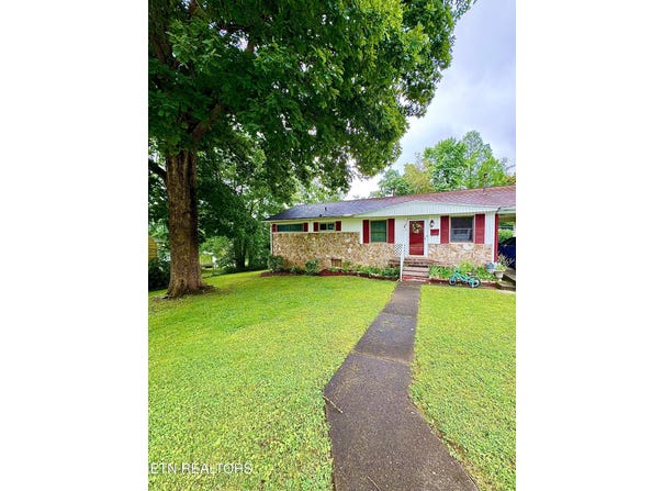 103 Albany Rd, Oak Ridge, TN 37830