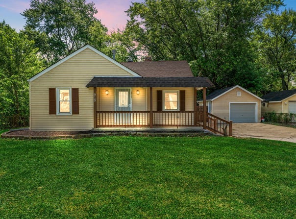 919 W 61st Avenue, Merrillville, IN 46410