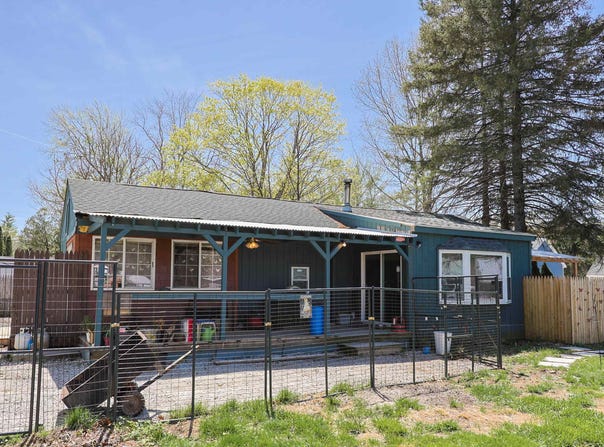 26 Evelyn Avenue, Raymond, NH 03077