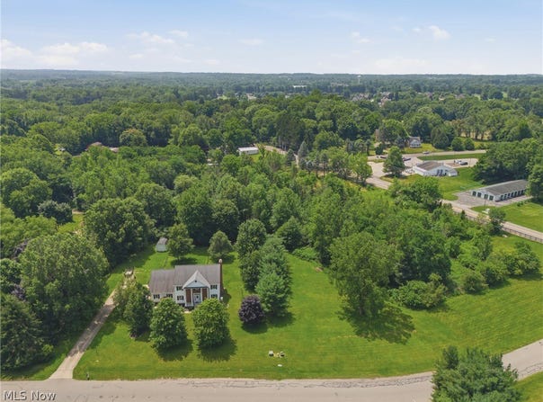 2390 Auberry Drive, Green, OH 44312