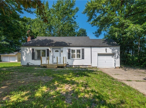 11432 Pearl Road, Strongsville, OH 44136
