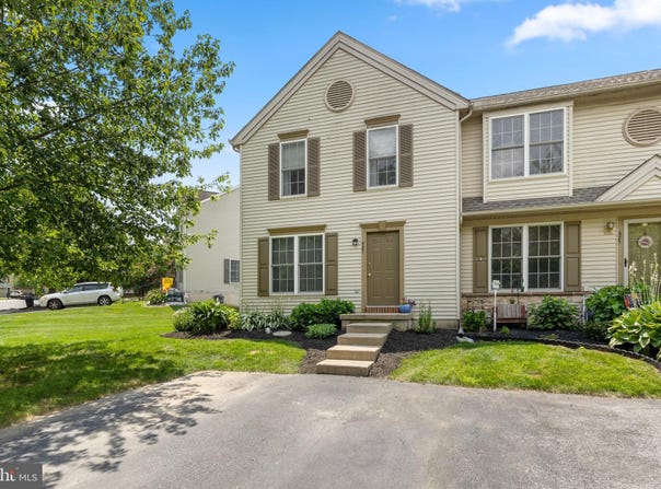 427 BANYAN CIRCLE DRIVE, LANCASTER, PA 17603
