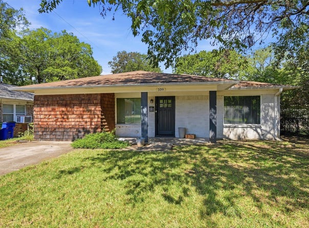 109 Grayson Street, Whitesboro, TX 76273