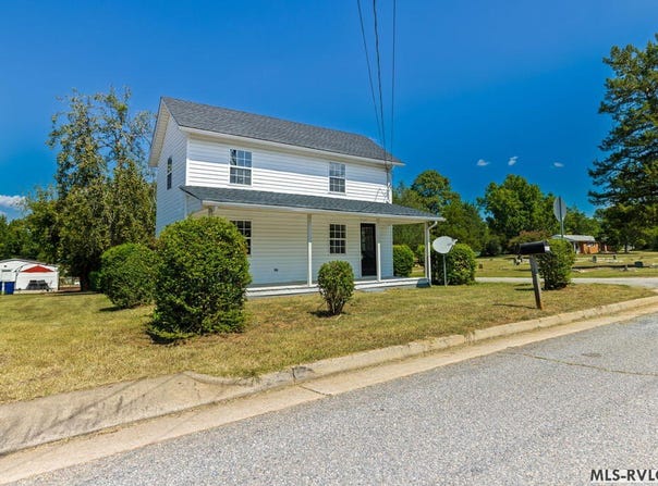 1200 Halifax Street, South Hill, VA 23970