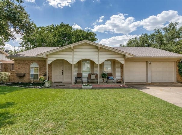 2133 Mountainview Drive, Hurst, TX 76054