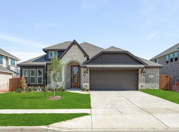 405 Atlas Cedar Drive, Glenn Heights, TX 75154