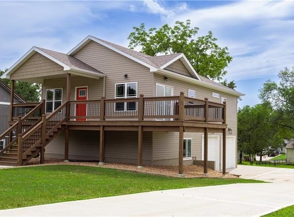 107 S Jefferson Avenue, Knob Noster, MO 65336