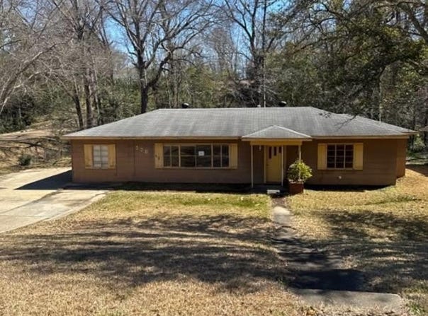 230 Hillside Drive, Vicksburg, MS 39180