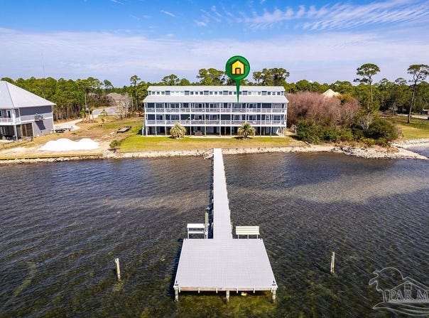 5539 Soundside Dr, Gulf Breeze, FL 32563