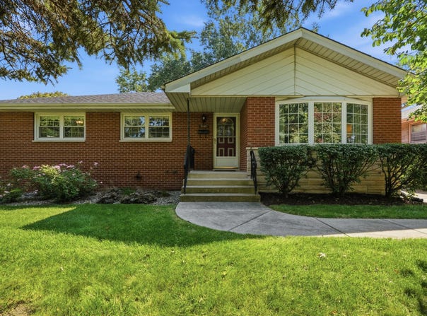 8149 Euclid Avenue, Munster, IN 46321