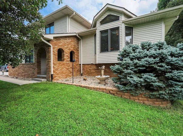1853 Rolling Hills Loop Loop, Council Bluffs, IA 51503