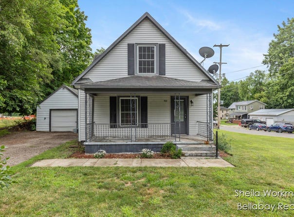 302 E Thorn Street, Hastings, MI 49058